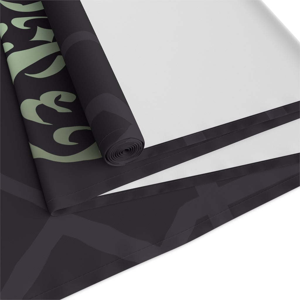 Eid Table Runner – Arabic Calligraphy ‘Eid Mubarak’ Decorative Table Runner