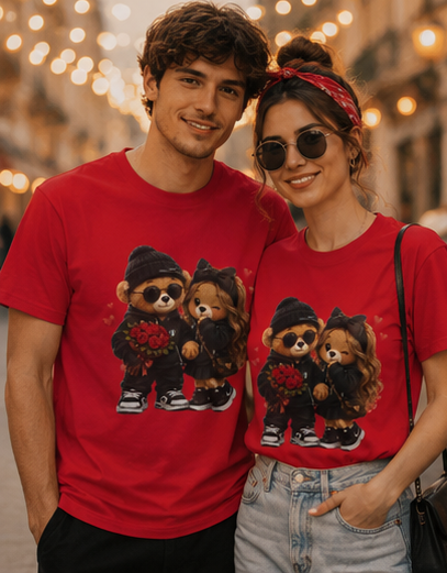 Cute Couple Bears unisex T-Shirt - Romantic Valentine’s Day Graphic Tee with Teddy Pair Holding Roses