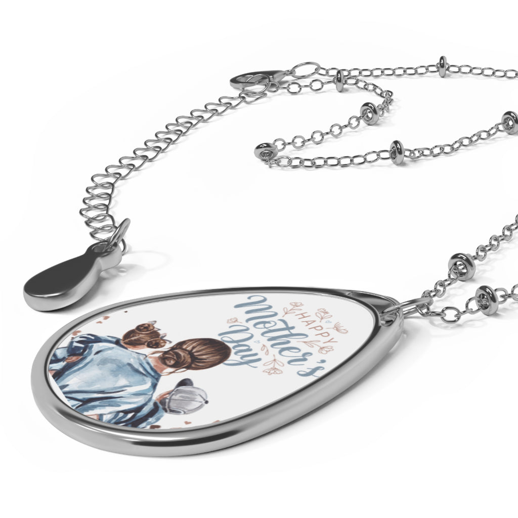 Mother’s Day Oval Necklace – Engraved Teardrop Pendant with Mom & Kids Illustration